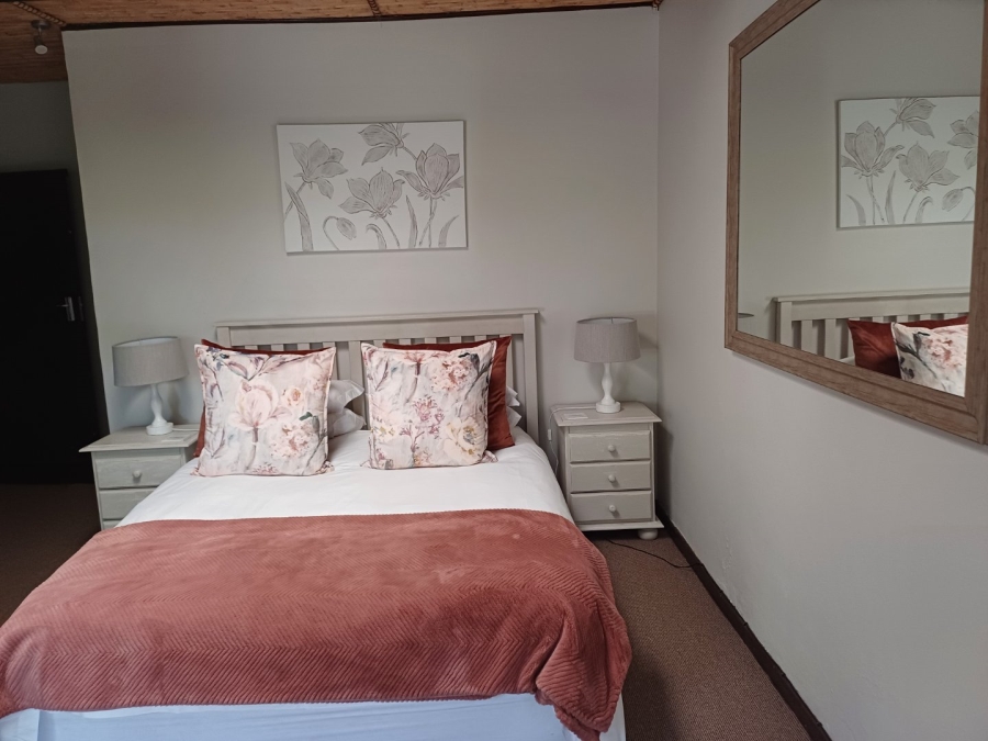 5 Bedroom Property for Sale in Wilderness Heights Western Cape